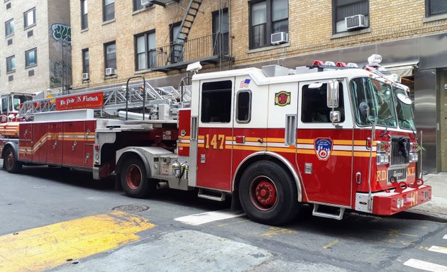 Photo of FDNY Engine 281/Ladder 147