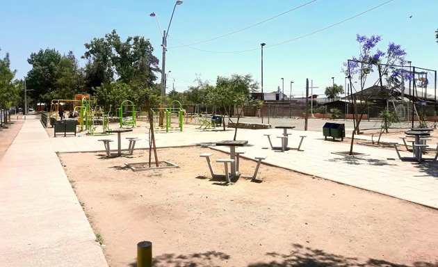 Foto de Plaza Capilla Santa Rosa