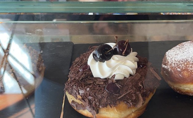 Photo de The French Bakery By The French Donuts