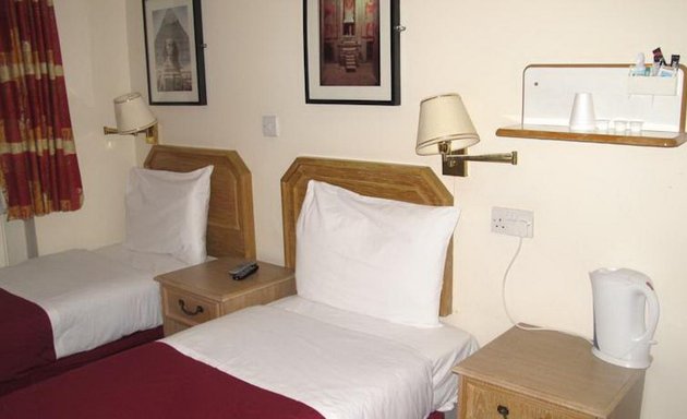 Photo of Chiswick Lodge Hotel