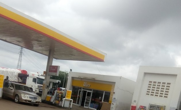 Photo of Shell Filling Station - Airport Roundabout
