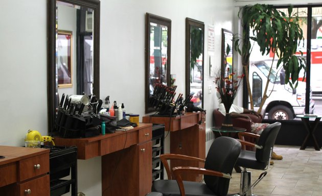 Photo of Hollywood Stylze Hair Salon
