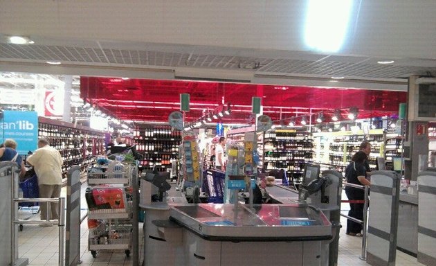 Photo de Centre commercial Carrefour Aix-La-Pioline