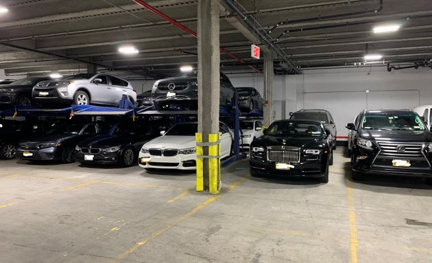Photo of 68 Parking garage