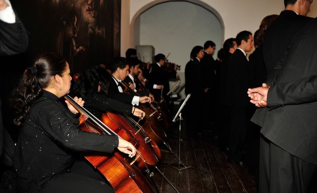 Foto de Ricardo Venegas Orquesta de Cámara y Coros