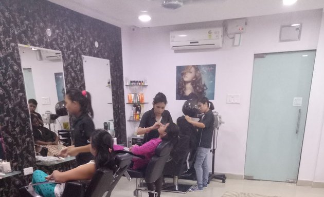 Photo of Shahee Naz beauty saloon