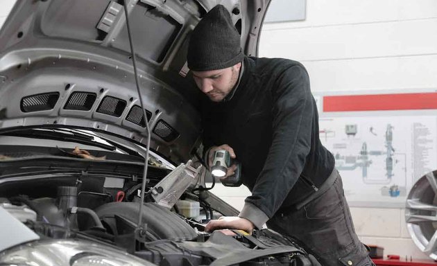 Photo of Country Hills Mechanic Shop