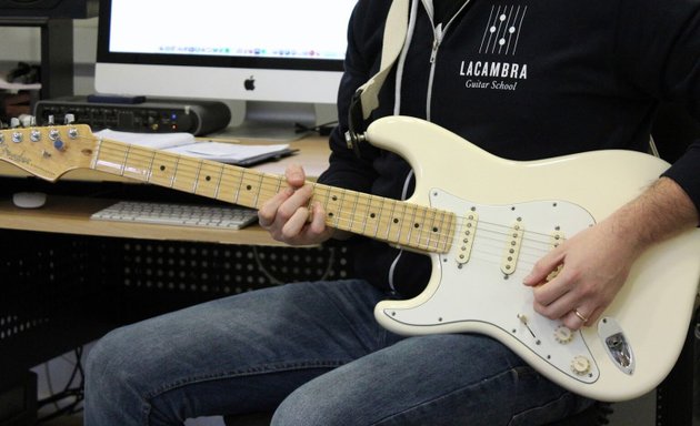 Foto de Lacambra Guitar School