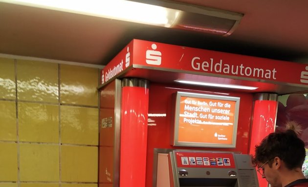 Foto von Berliner Sparkasse ATM im U-Bahnhof