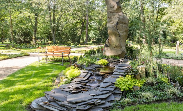 Foto von Blumenladen auf dem Friedhof "In den Kisseln"