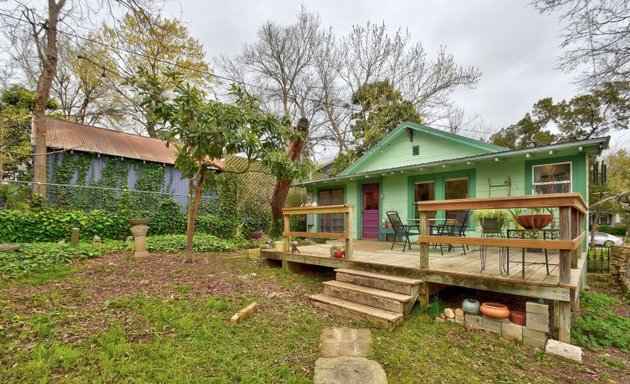Photo of Carrie Bills - Green Mango Real Estate