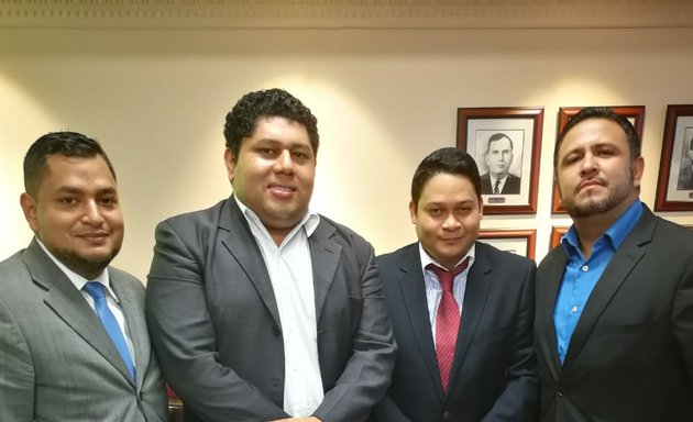 Foto de Robinson Abogado & Asociados