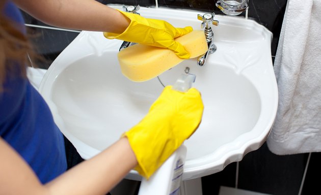 Photo of Azizi Cleaning Service