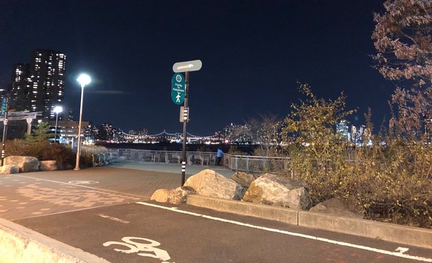 Photo of Stuyvesant Cove Park