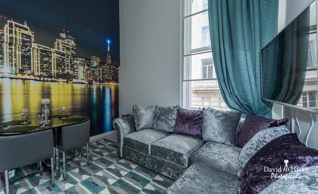 Photo of Amazing Liverpool Center Apartment Sleeps 8