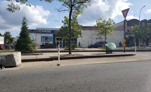 Photo of Chase Bank