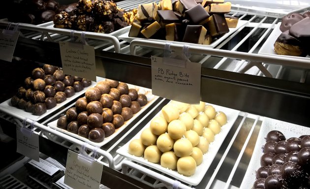 Photo of Pure Chocolate Shop by Jinji