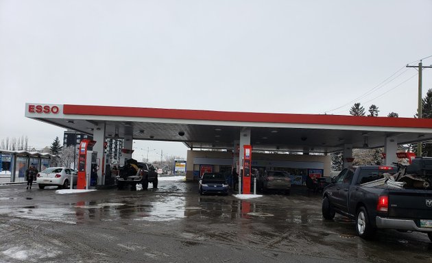 Photo of Esso (with Touchless car wash)