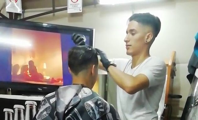 Foto de Barbero y Peluquero Masculino De Samuel Gomez