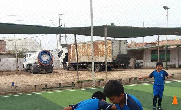 Foto de escuela de futbol base REAL ACADEMIA FC JAVIER