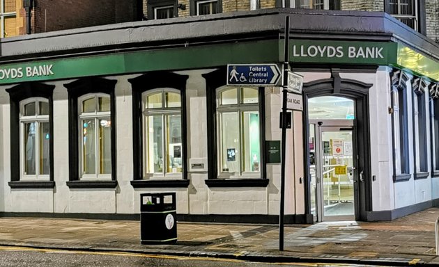 Photo of Lloyds Bank