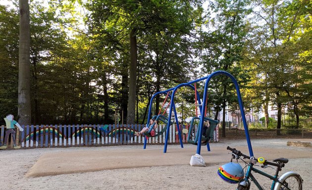 Foto von Spielplatz im Holzhausenpark