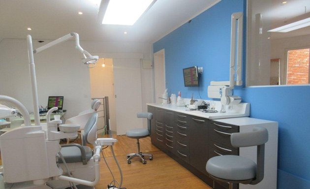 Photo de Dr Rémy Ouazana : Dentisterie esthétique et adhésive