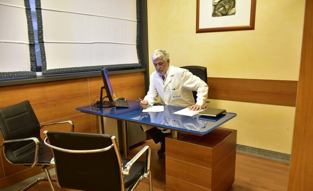 foto Polisonnografia a Roma - Ricerca e cura dei disturbi del sonno - Prof. Francesco Peverini