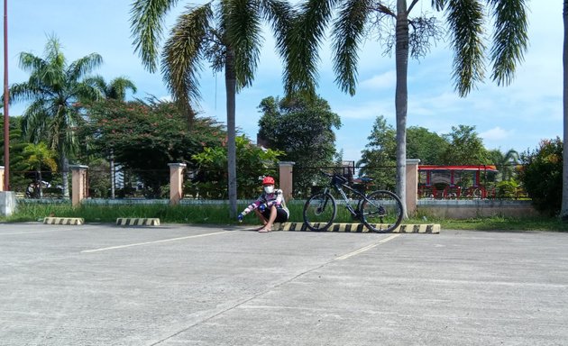 Photo of D'Leonor Parking Lot