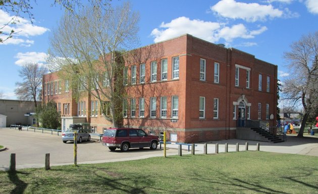 Photo of Rutherford School