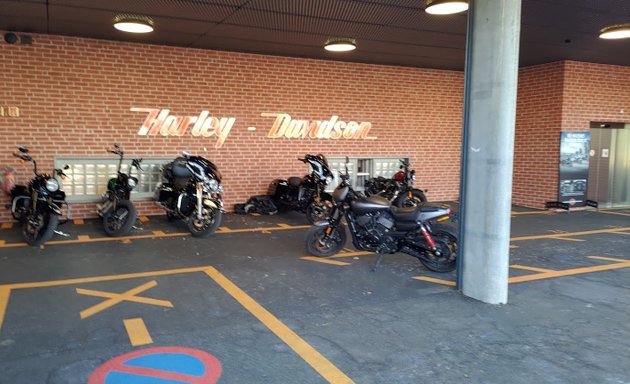 Foto von Harley Davidson "Official Dealer" Geneva
