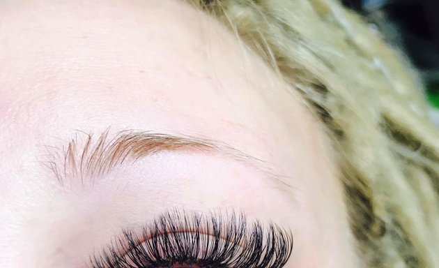 Photo of Anna Hoang’s eyelash extension