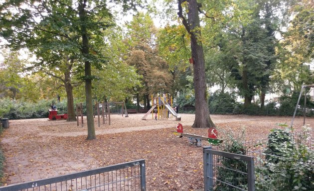 Foto von Öffentlicher Kinderspielplatz