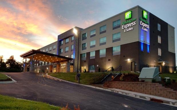 Photo of Holiday Inn Express & Suites Charlotte NE - University Area, an IHG Hotel