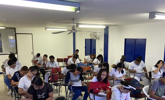 Foto de Escuela De Auxiliares Clínica Blanca