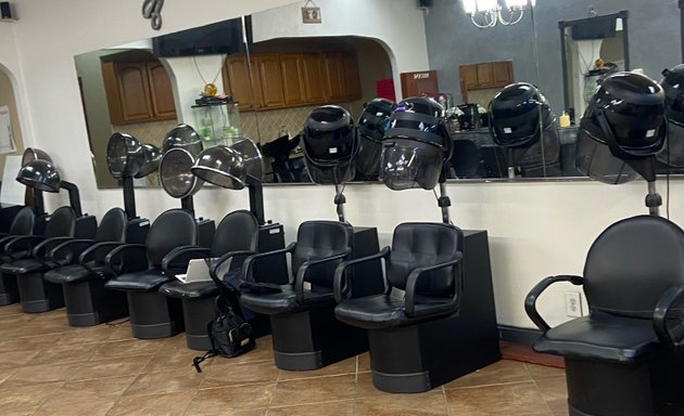 Photo of Beraka Dominican Beauty Salon