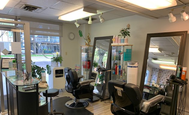 Photo of Salon 5th Ave