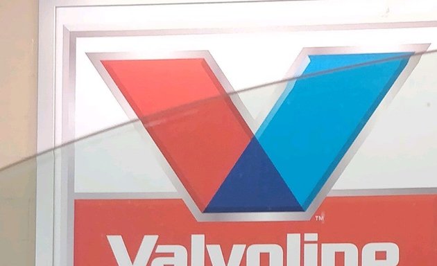 Photo of Valvoline Instant Oil Change