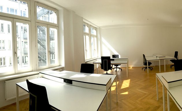 Foto von Büroarbeitsplatz - Coworking in Frankfurt - Dr. Marschner Stiftung