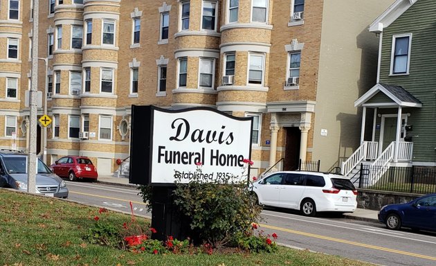 Photo of Davis Funeral Homes Inc