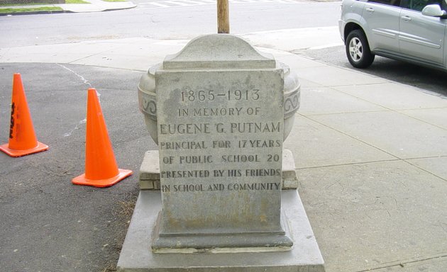 Photo of Putnam Memorial