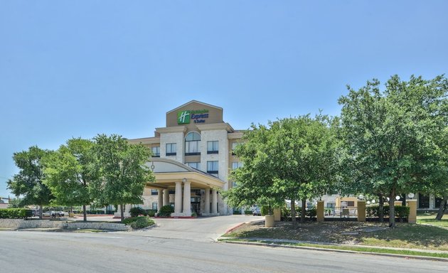 Photo of Holiday Inn Express & Suites San Antonio NW-Medical Area, an IHG Hotel