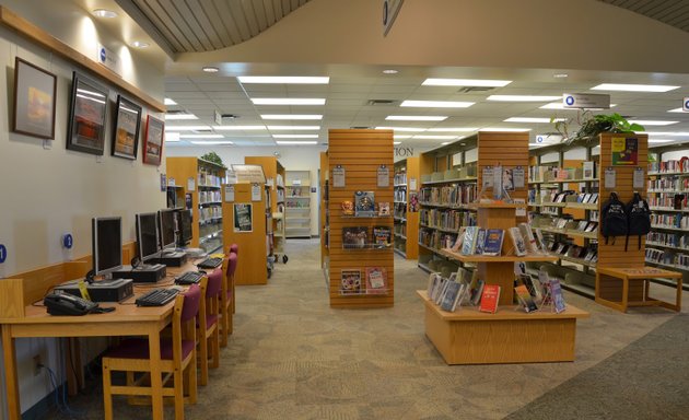 Photo of Ottawa Public Library - Carp