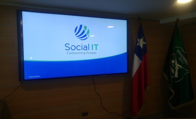 Foto de Social Information Technology