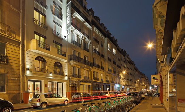 Photo de Hôtel Westside Arc de Triomphe