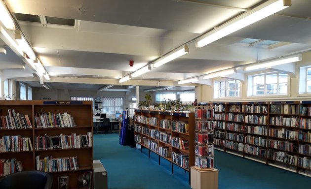 Photo of Guiseley Library