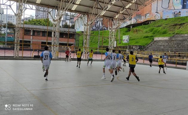 Foto de Pista de Patinaje - Unidad Deportiva Palogrande