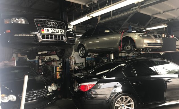 Photo of AutoWorks of Tampa - Auto Repair Service for BMW, Mercedes, Audi, Mini, Porsche, Jaguar and Land Rover Vehicles in Tampa FL
