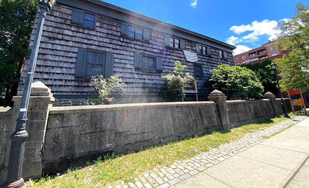 Photo of Flushing Quaker Meeting House