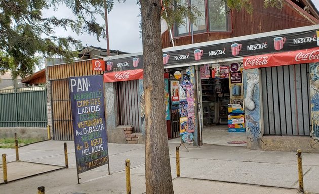 Foto de Almacén y Bazar Punto y Coma